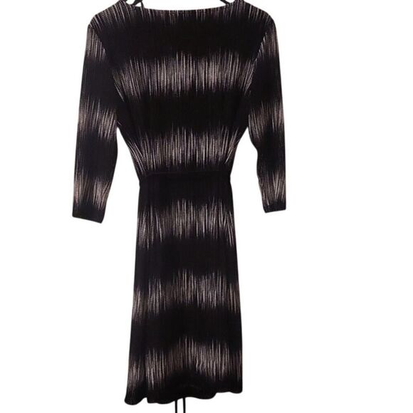 Studio One Black Dress Size 8 – Elegant Midi Style with 3/4 Sleeves - Picture 12 of 13